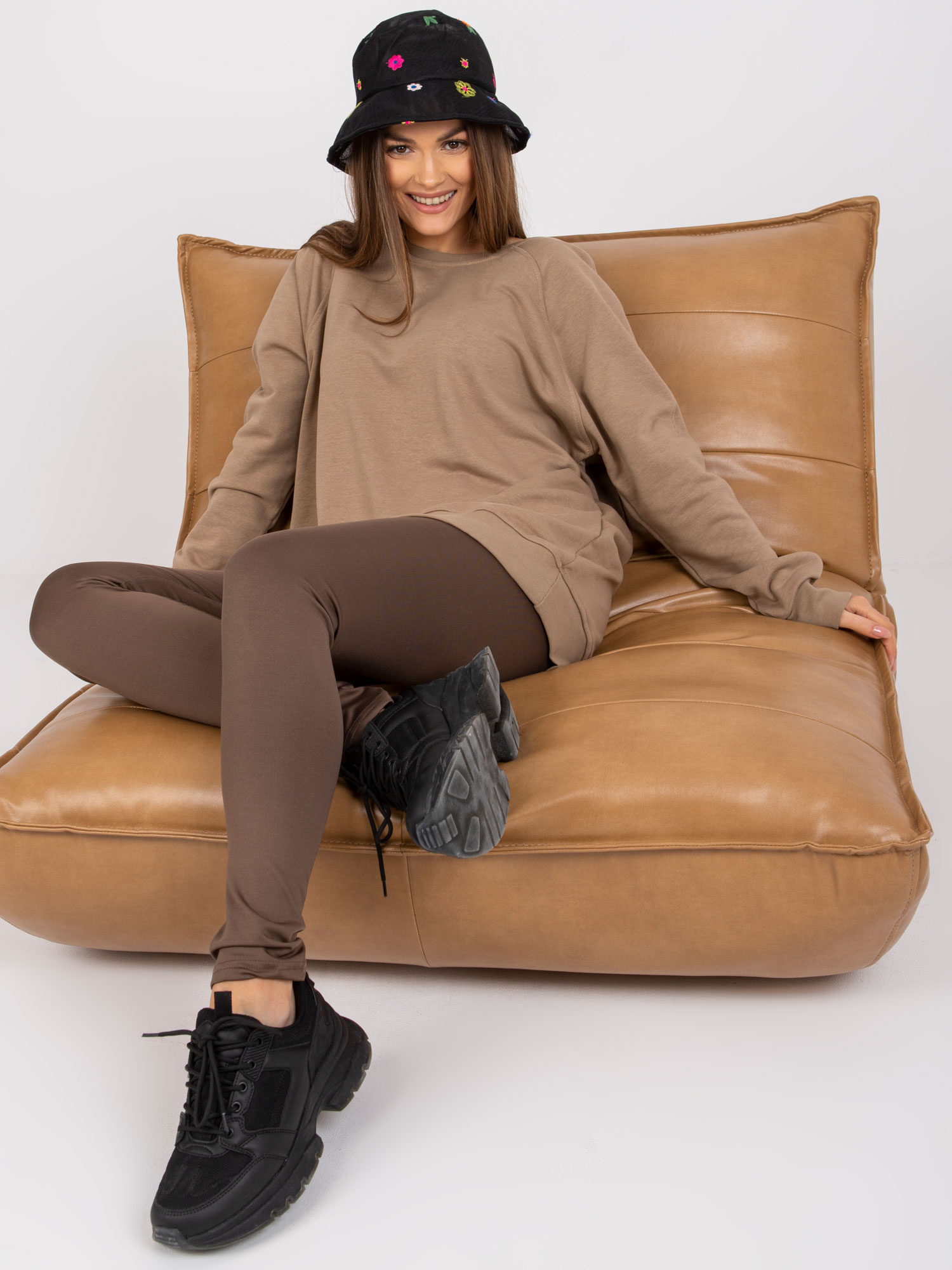 BASIC Béžová dámska oversize mikina bez kapucne EM-BL-U623.63P-beige