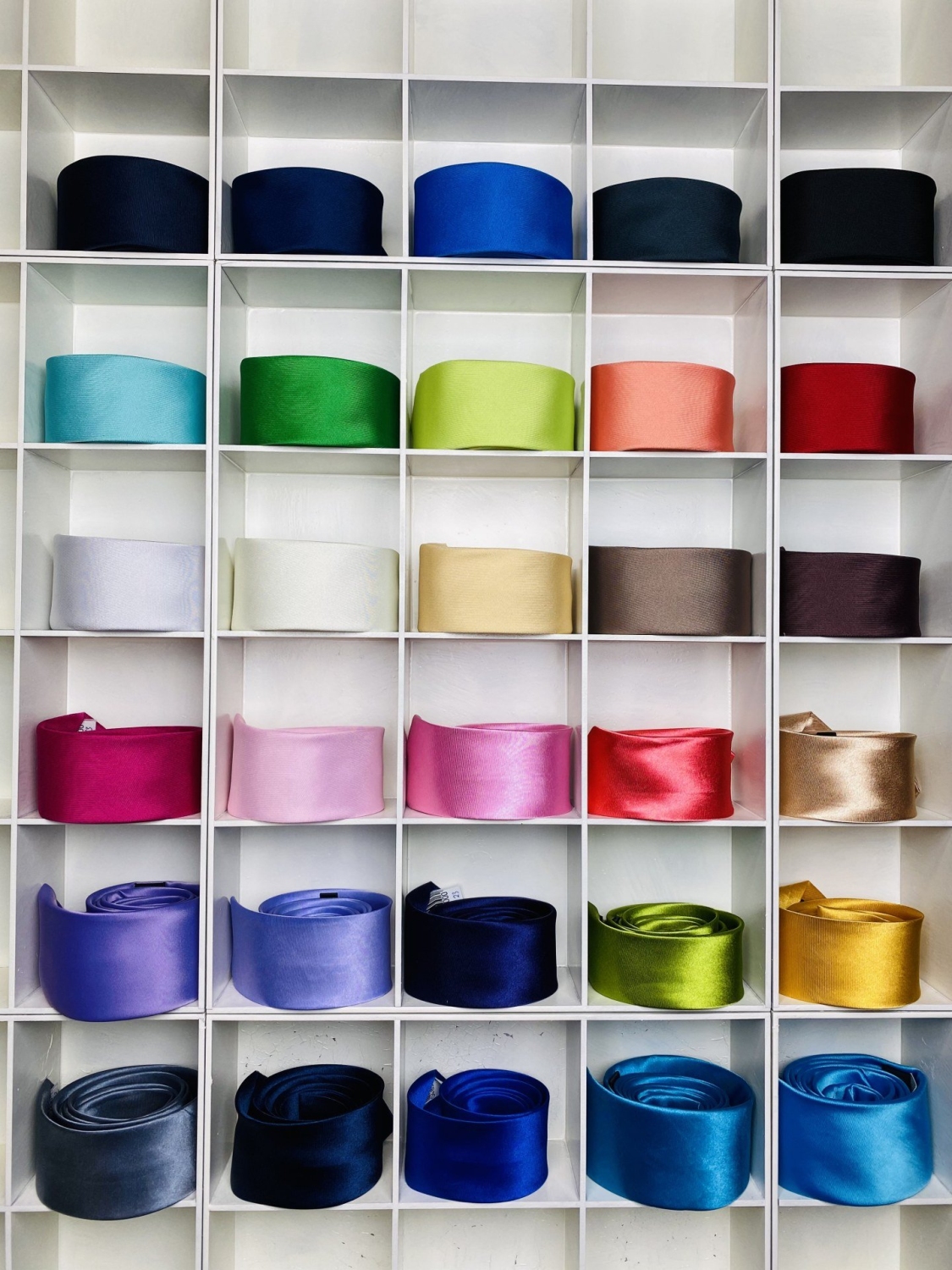 Webmoda Pánska zeleno-žltá saténová úzka kravata - UNI