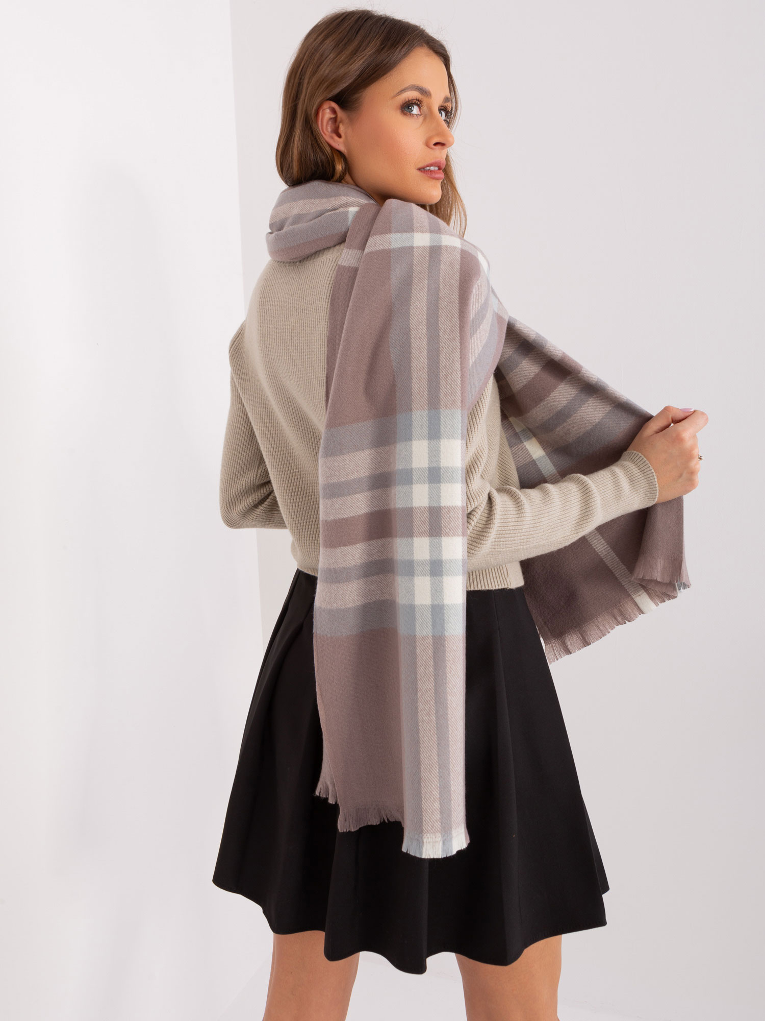 ITALY MODA Svetlofialový vzorovaný šál AT-SZ-23125-1.26-light viollet