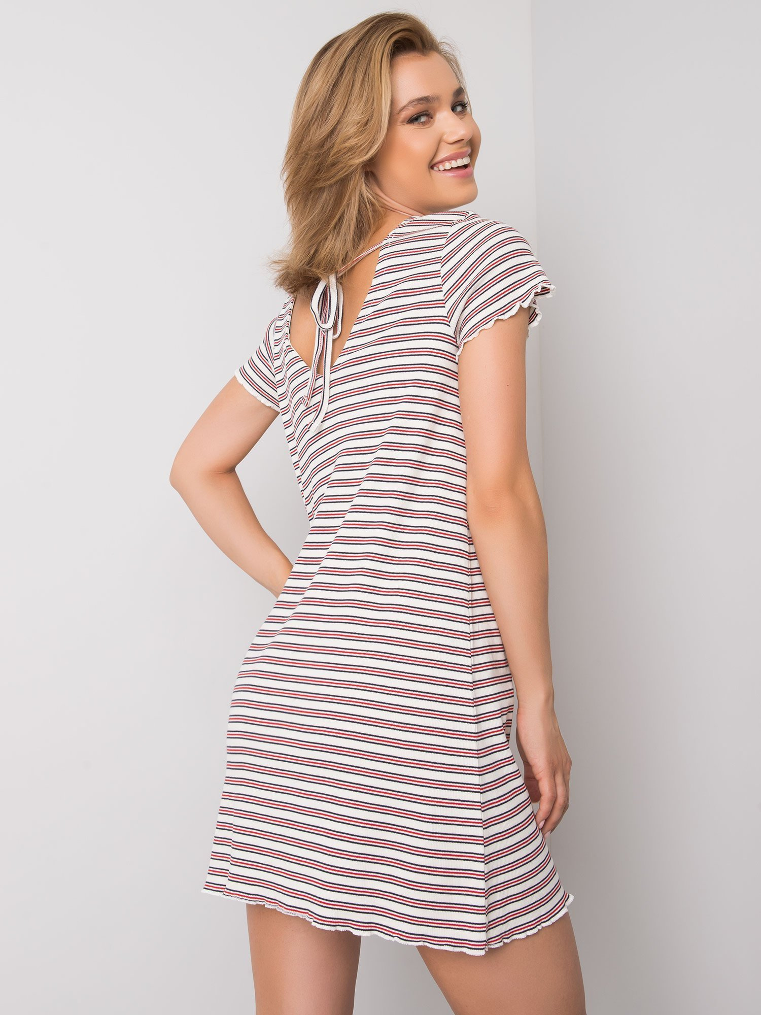 BASIC Bielo-červené dámske farebné šaty TW-SK-G-076.81P-white-red