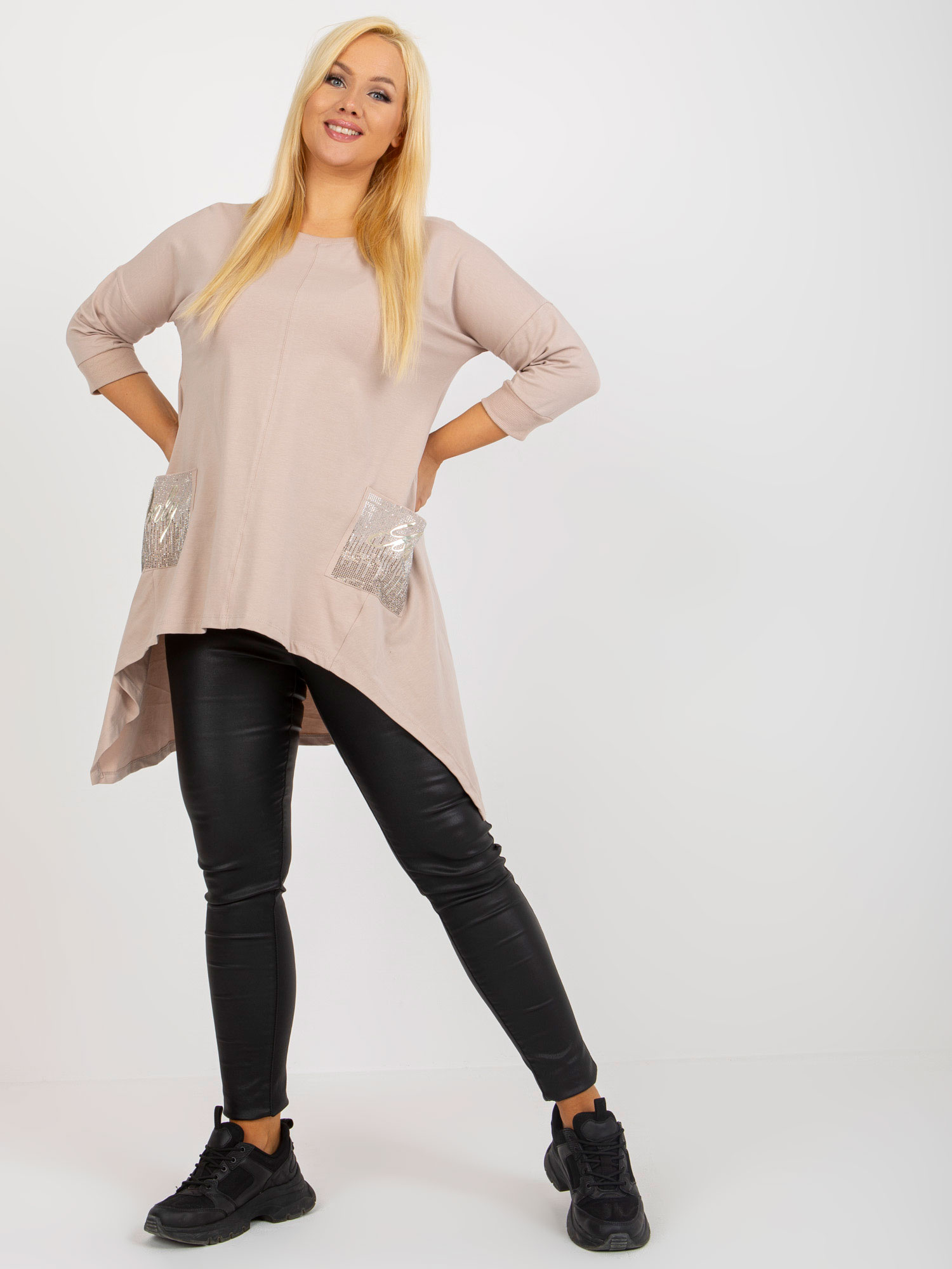 RELEVANCE Béžová asymetrická tunika s kamienkami na vreckách RV-BZ-8533.04-beige