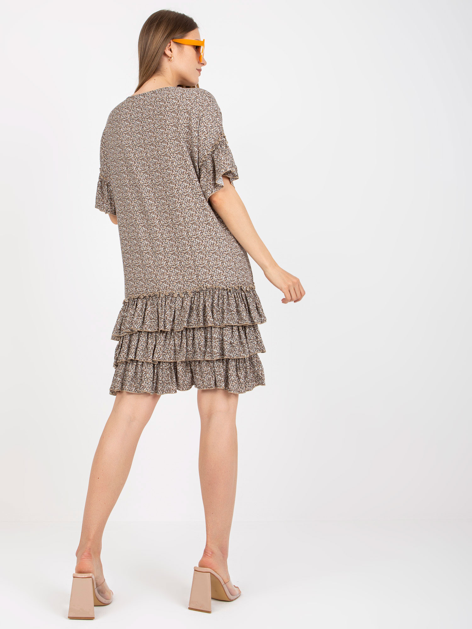 BASIC Tmavobéžové volánikové šaty -CHA-SK-1420.19-beige