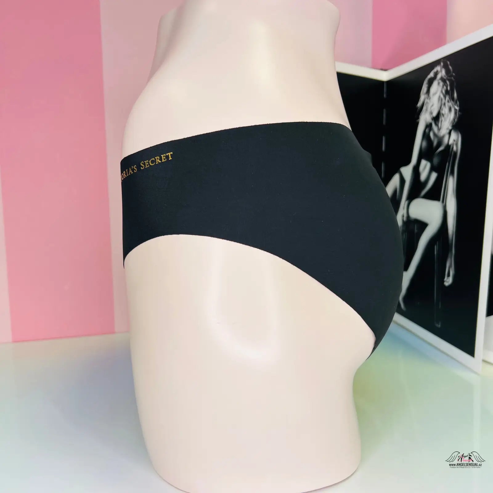 Victoria's Secret Sľubné bezšvíkové nohavičky so zlatou výšivkou