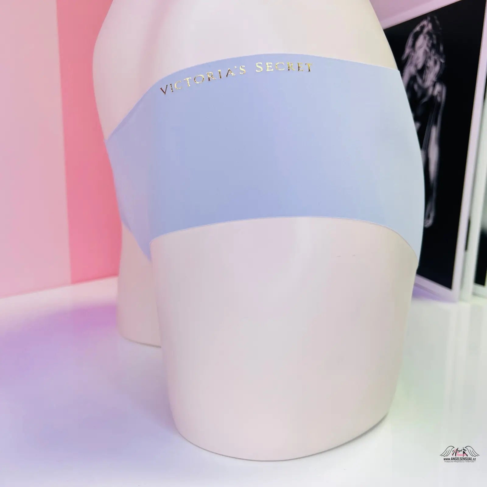 Victoria's Secret Sľubné bezšvíkové nohavičky so zlatou výšivkou