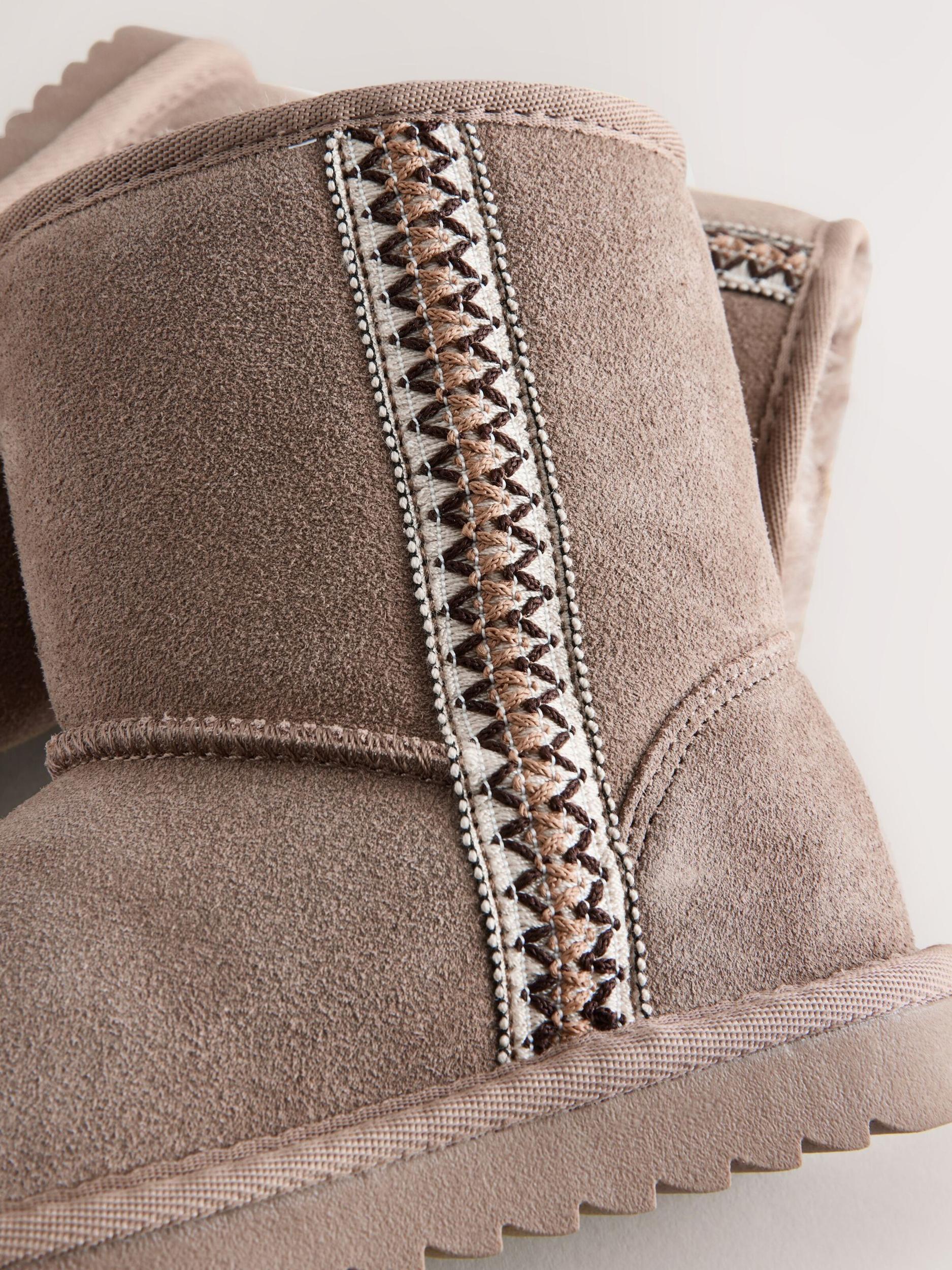 Next Čižmy hnedá / karamelová / tmavohnedá / biela