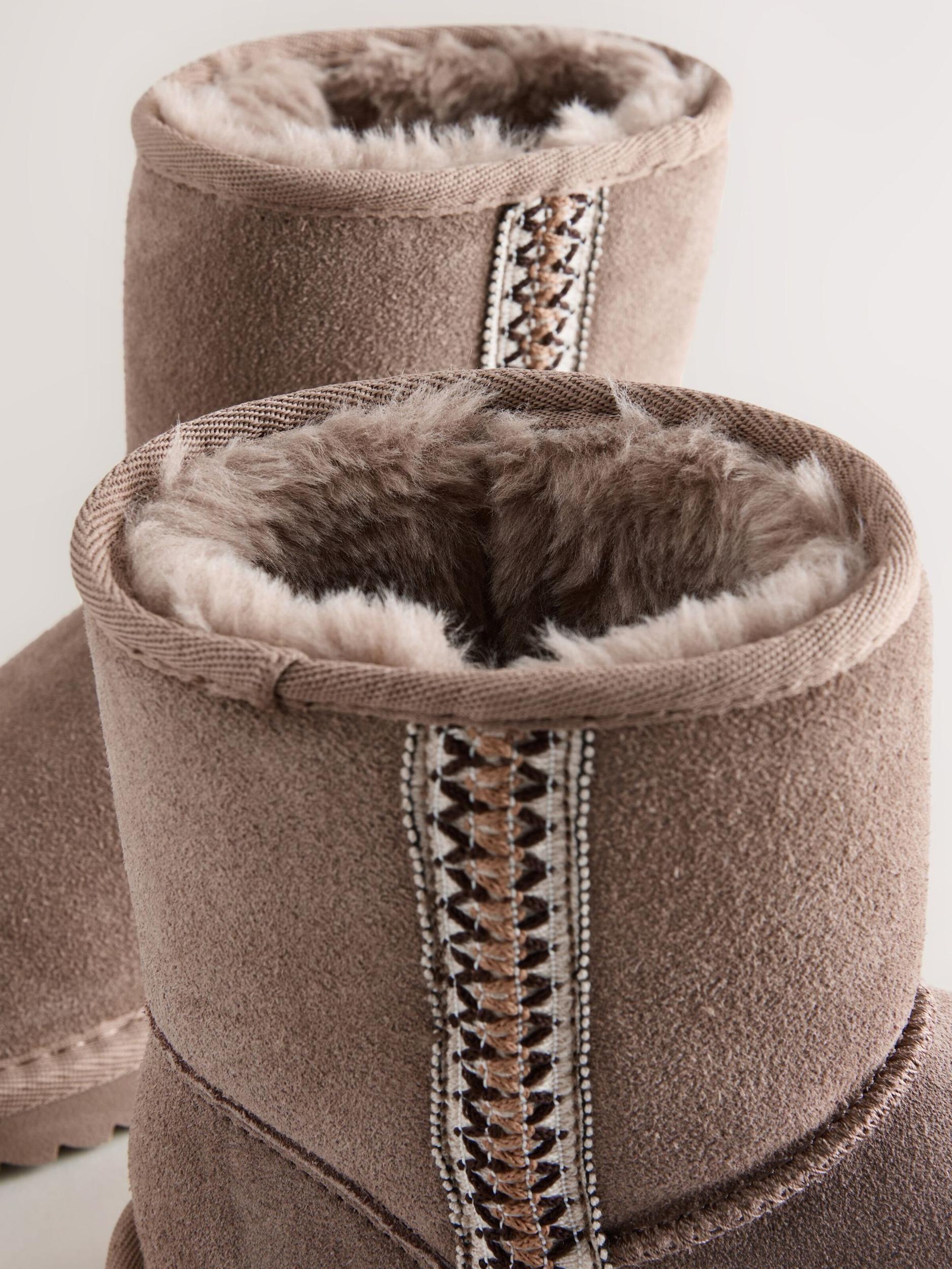 Next Čižmy hnedá / karamelová / tmavohnedá / biela