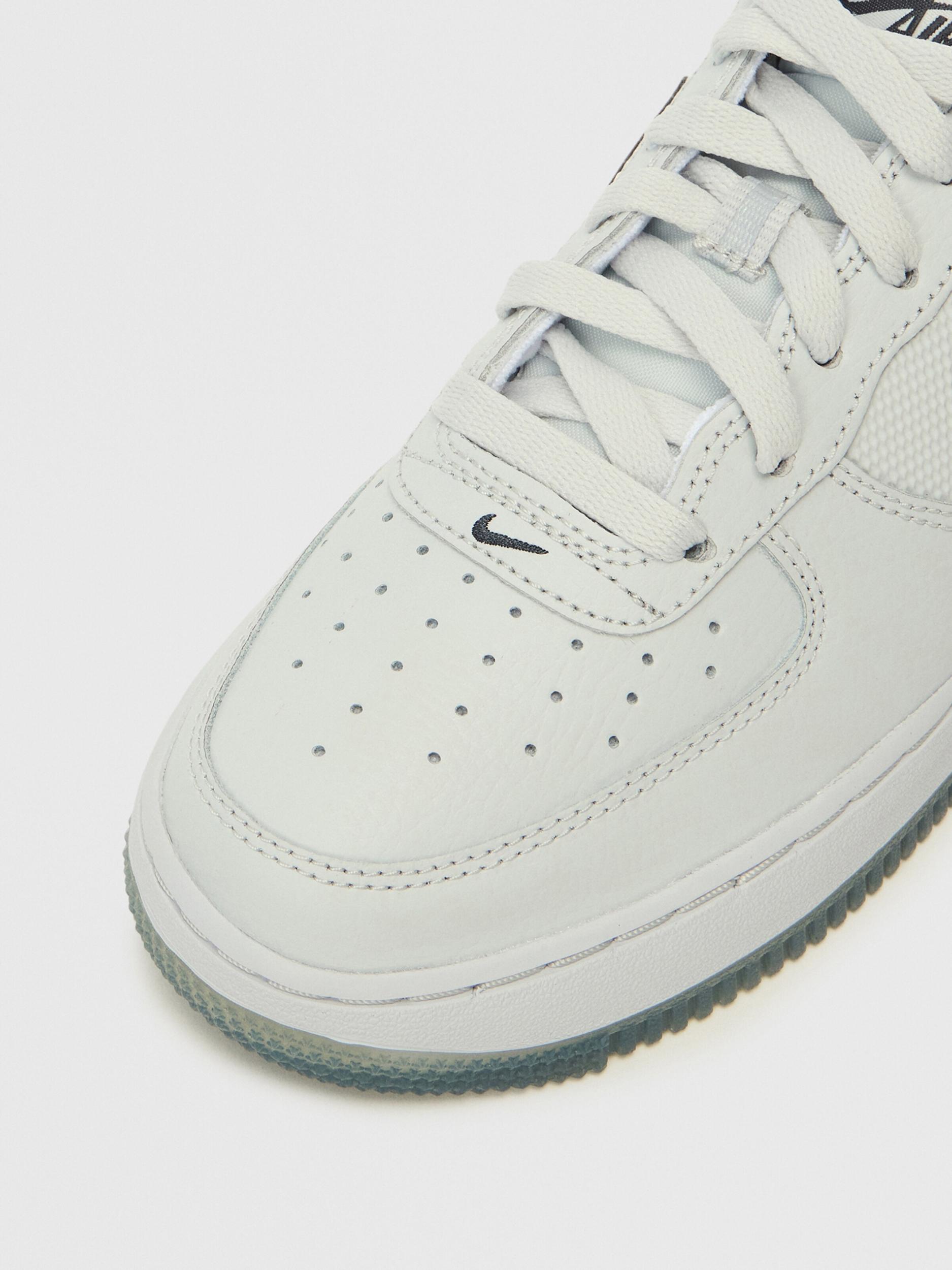 Nike Sportswear Tenisky 'Air Force 1' svetlosivá / čierna