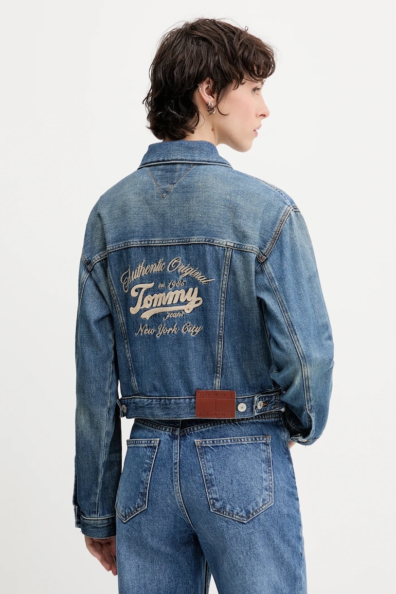 Rifľová bunda Tommy Jeans modrá farba, prechodná, DW0DW21061