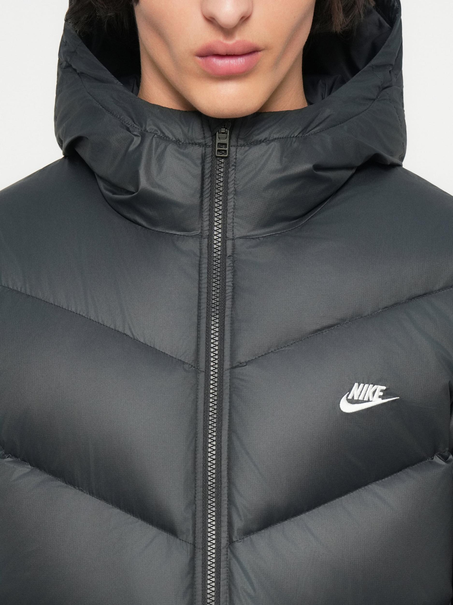 Nike Sportswear Zimný kabát 'WINDRUNNER STMNT' čierna / biela