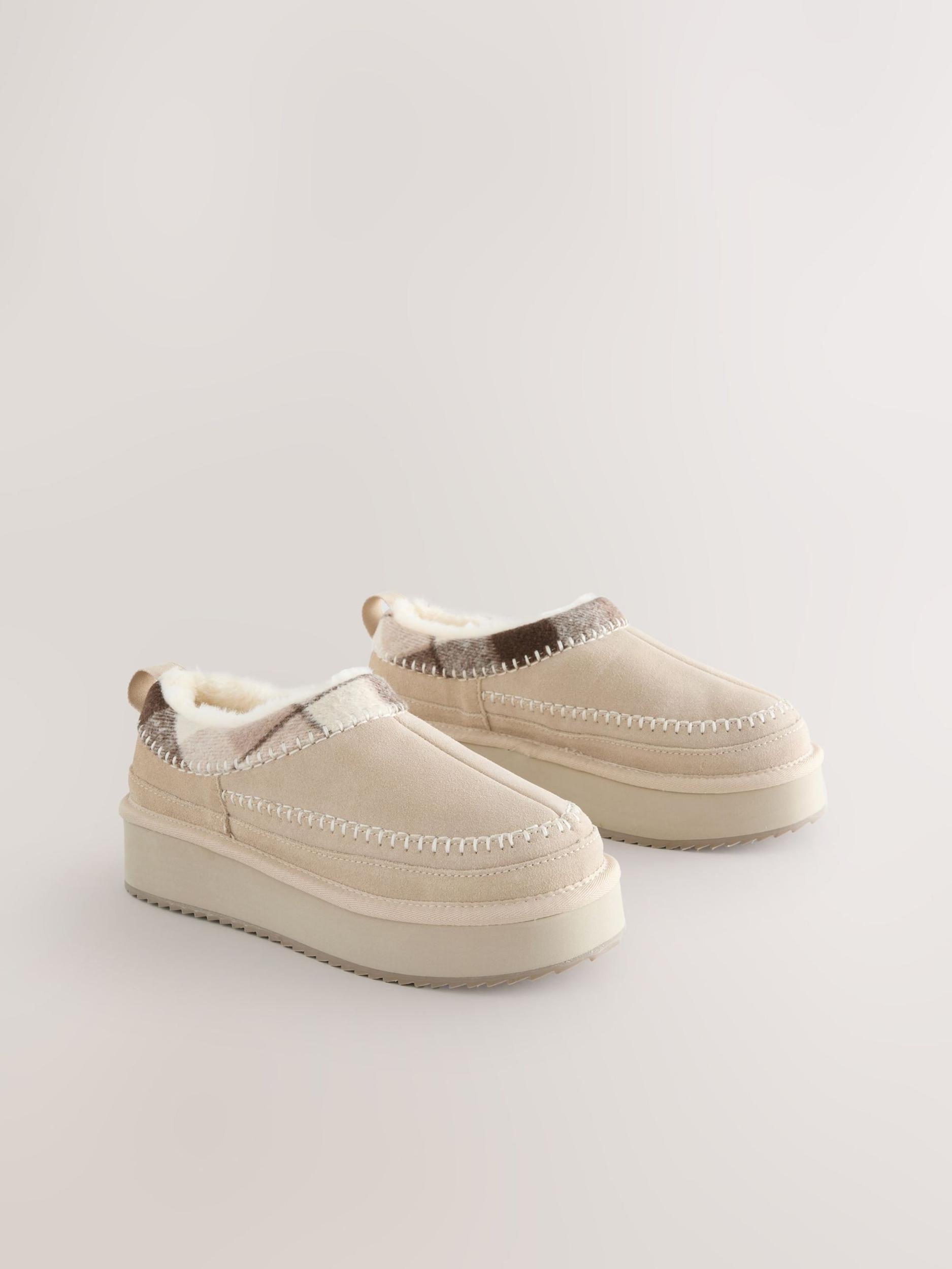 Next Členkové čižmy svetlohnedá