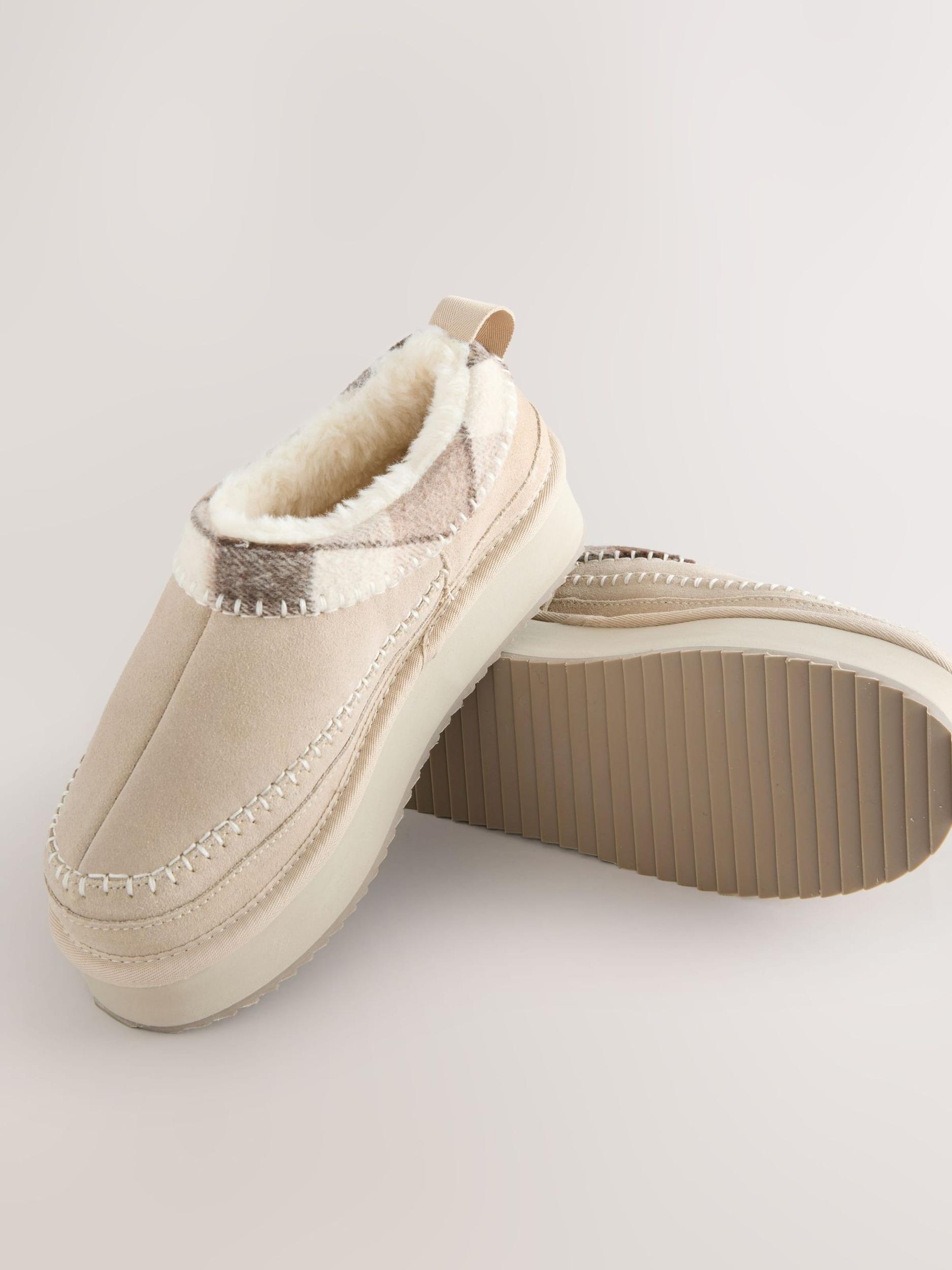 Next Členkové čižmy svetlohnedá