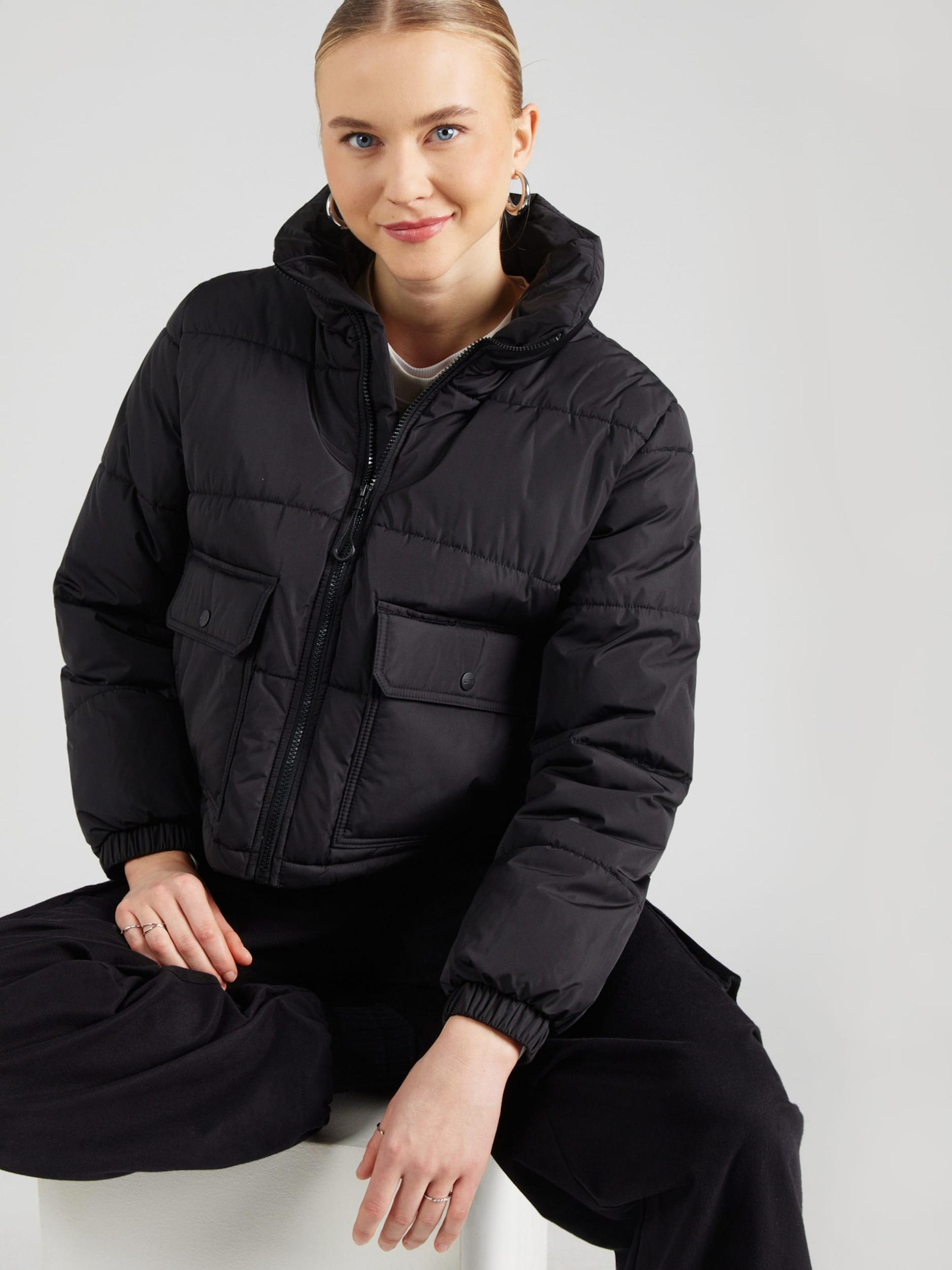 VANS Zimná bunda čierna