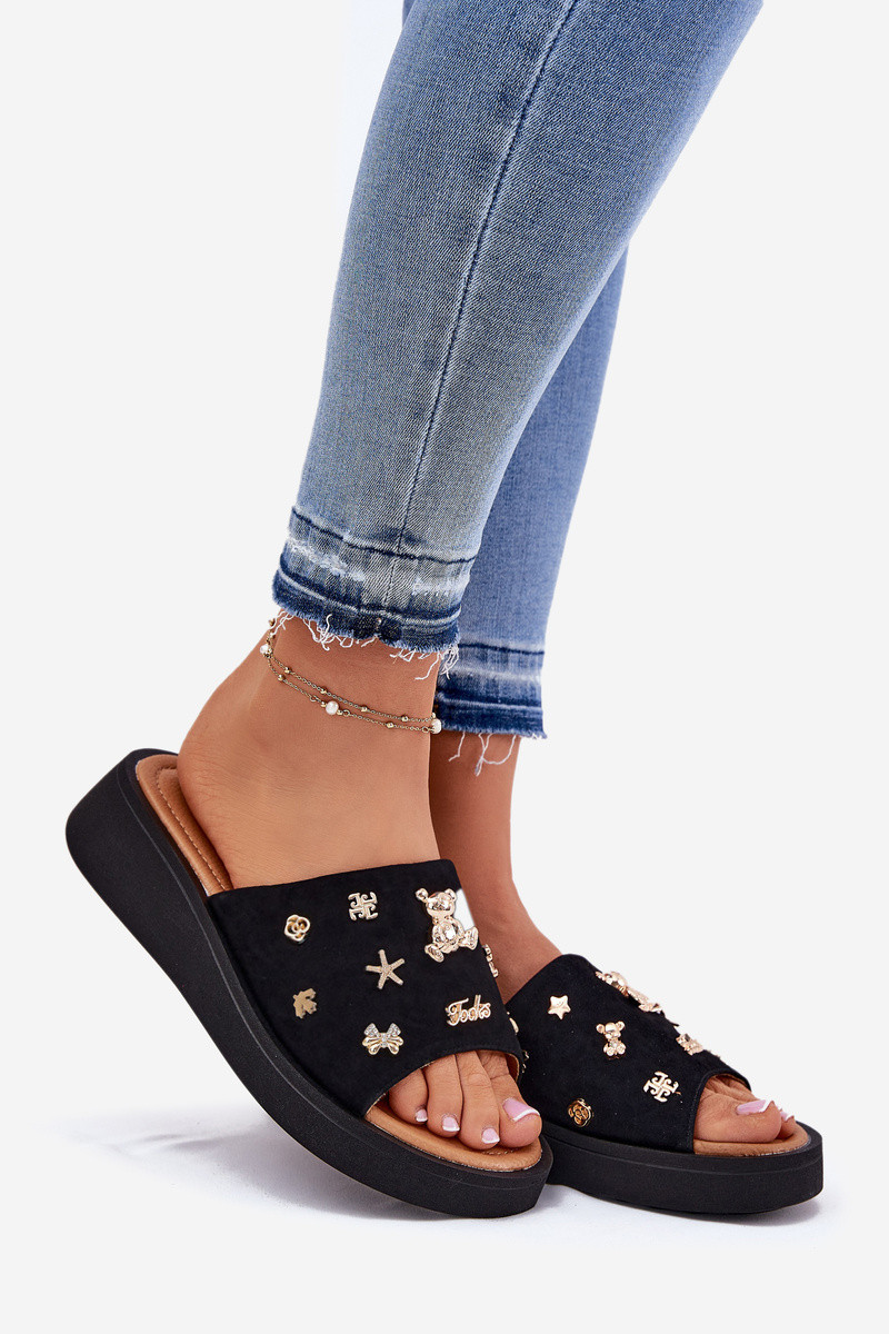 Zamszowe Klapki Damskie Z Przypinkami Vinceza 66741 Czarne