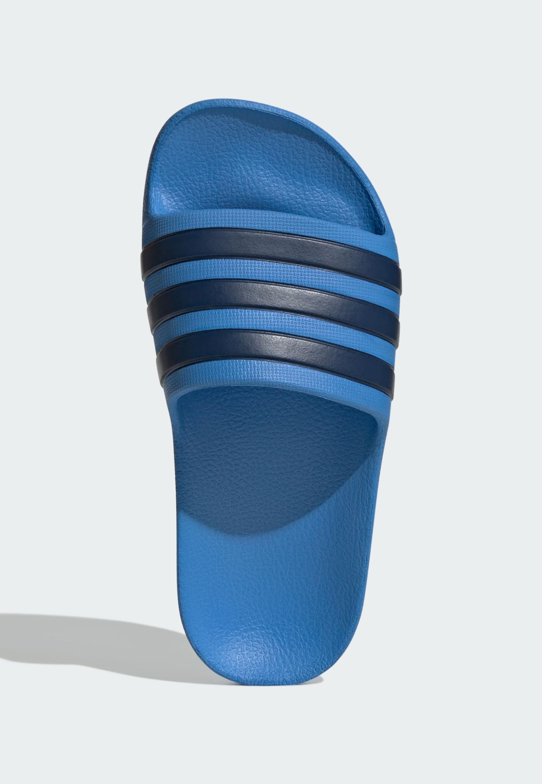 ADIDAS SPORTSWEAR Plážové / kúpacie topánky 'Adilette Aqua' modrá / čierna