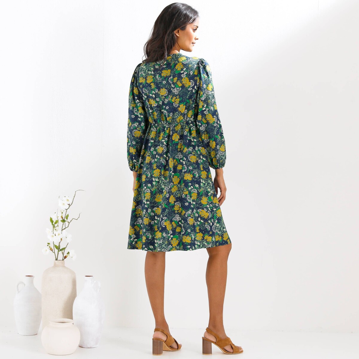 Krátke šaty s potlačou a zavinovacím výstrihom modrosivá 036 Blancheporte