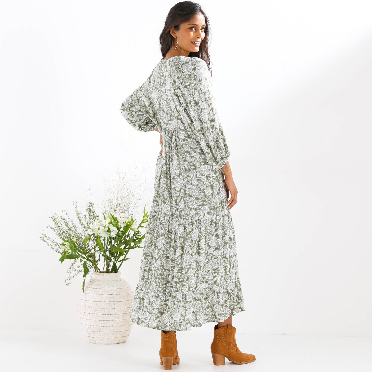 Dlhé krepónové rozšírené šaty s potlačou khaki 054 Blancheporte