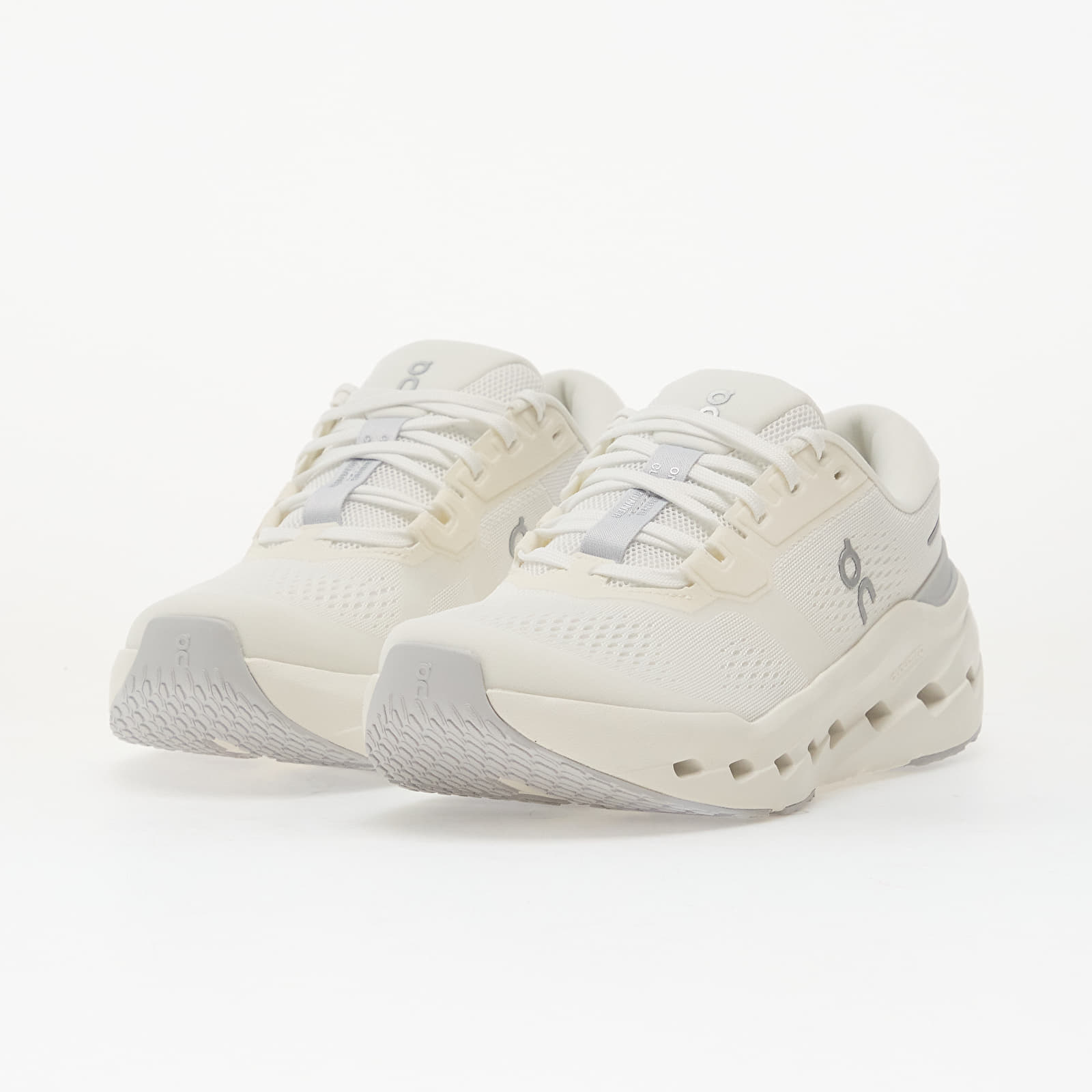 On M Cloudrunner 3 White/ Glacier