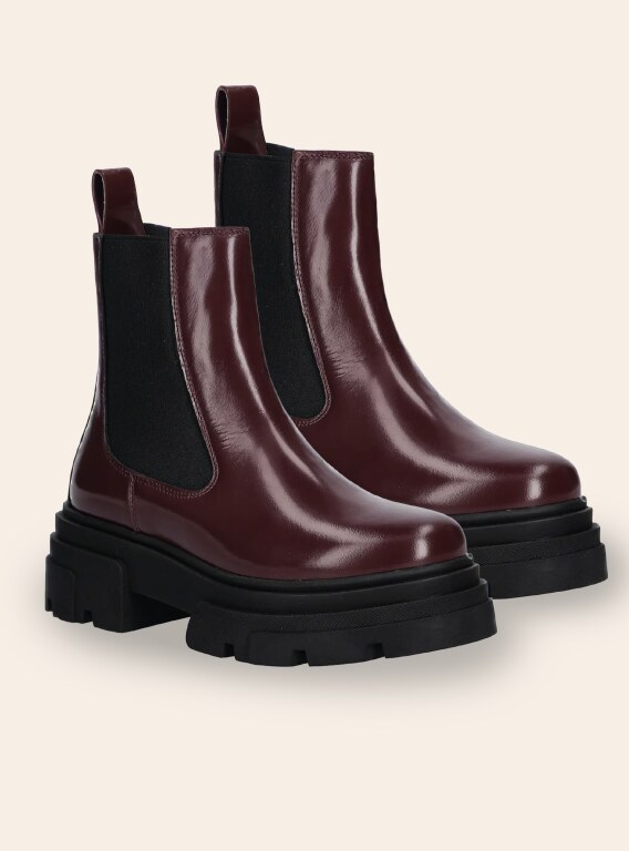 Chelsea boots