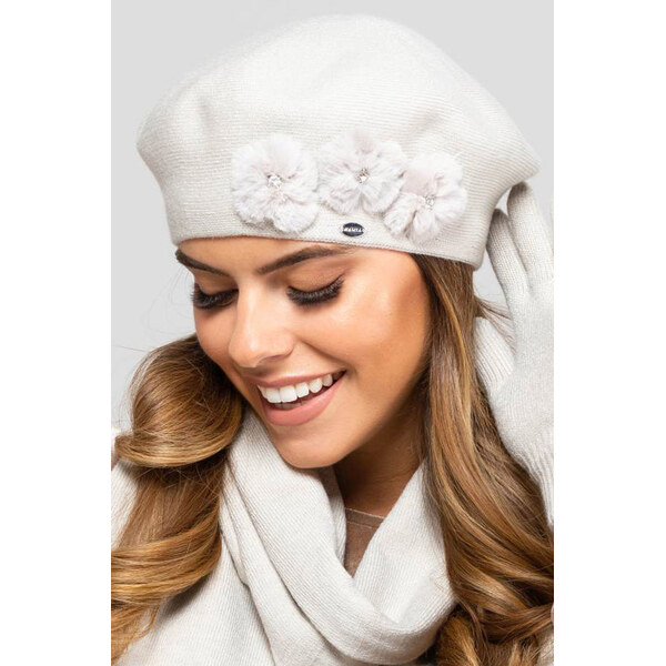 Kamea Béžová dámska elegantná baretka na zimu so štýlovými kvetmi 15218019