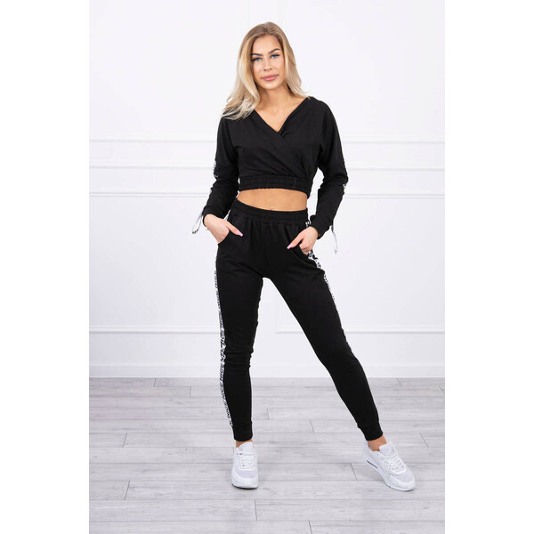 MladaModa Tepláková súprava s crop-topovou mikinou model 9240 čierna 22290337