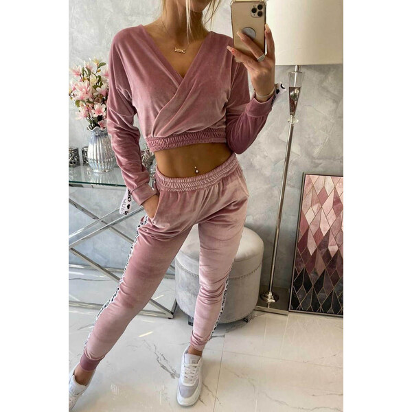 MladaModa Zamatová súprava s crop-topovou mikinou Queen ružová 22733104