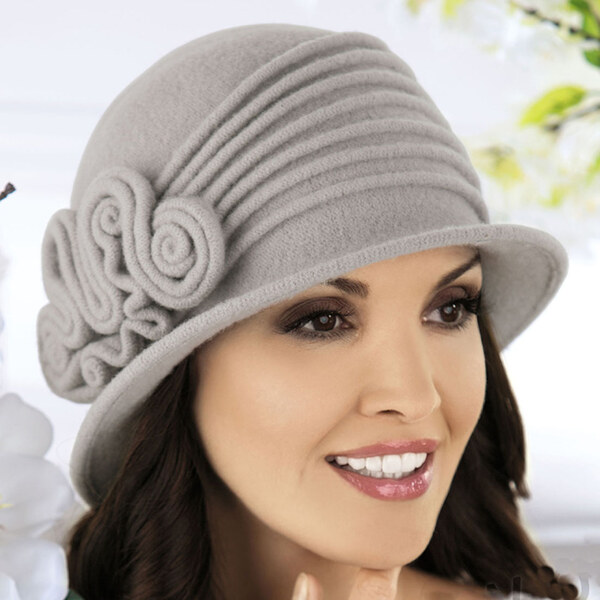 KRUMLOVANKA Dámsky zimný klobúčik W-0022/529 sivý 67003937