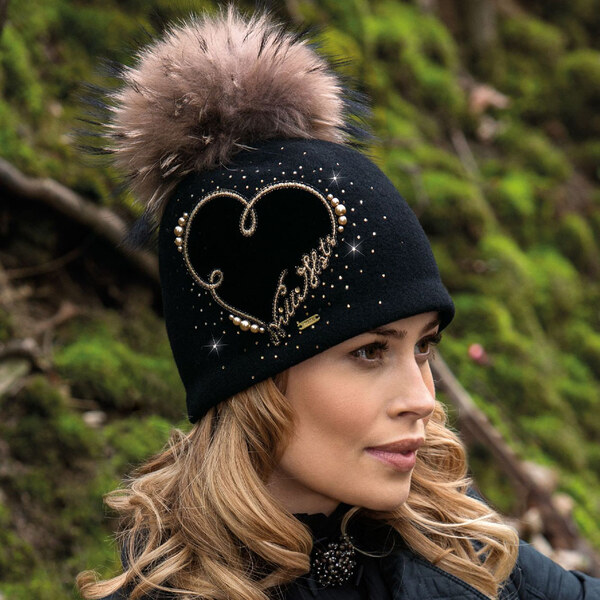 KRUMLOVANKA Zimná čiapka s brmbolcom W-0028/018 čierna 60535737