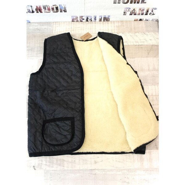 ELU Čierna vesta z ovčieho rúna KOCKY 58376943