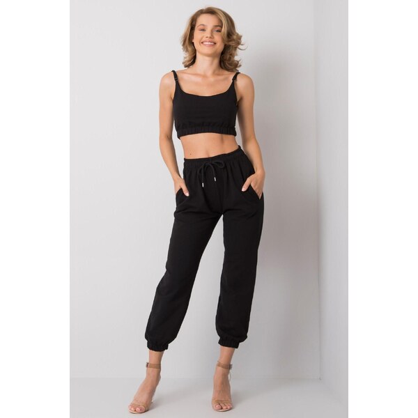 MladaModa Crop-topová tepláková súprava Mado čierna 32391919