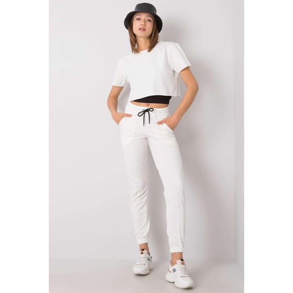 MladaModa Trojdielna súprava nohavíc, crop-topovej blúzky a topu Alida 32516798