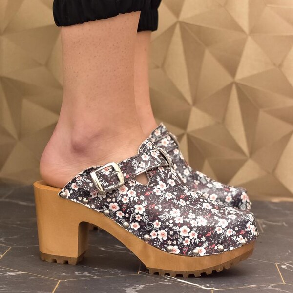JOHN-C Dámske kožené kvietkované dreváky PATRICIA 33069049