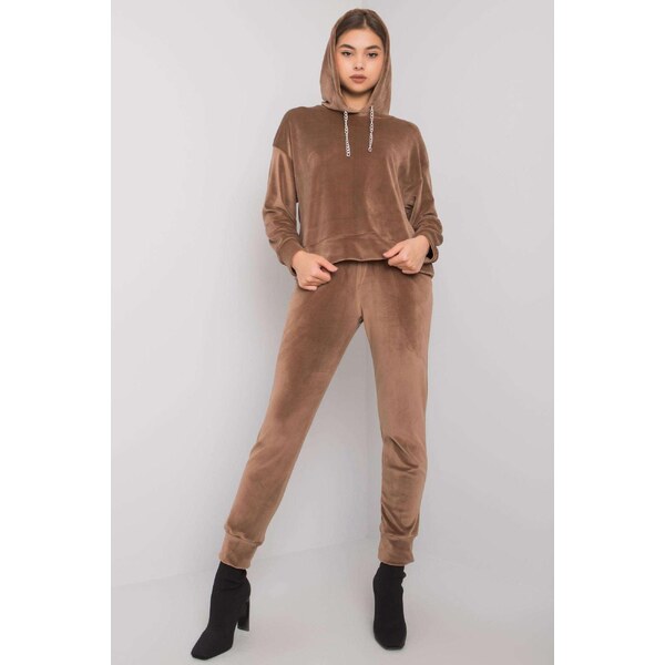 MladaModa Velúrová tepláková súprava Chanya s retiazkou farba 33142084