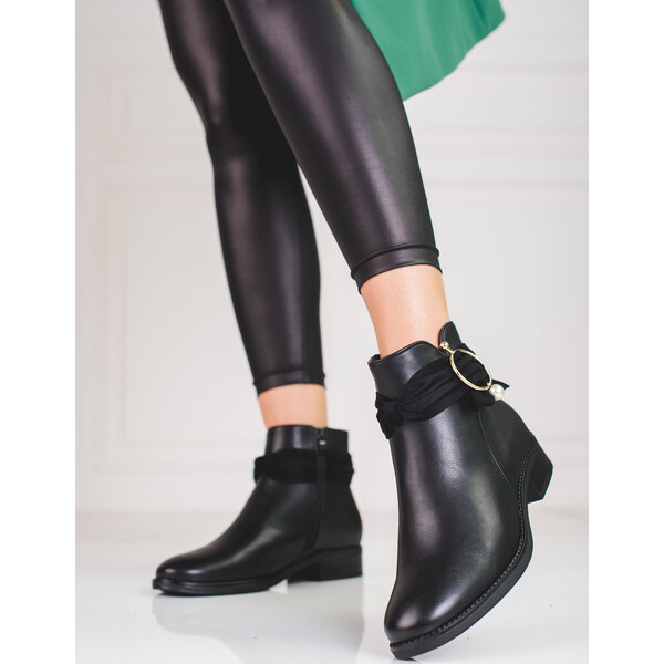 SHELOVET Čierne členkové topánky na plochom podpätku HF272B 66148681