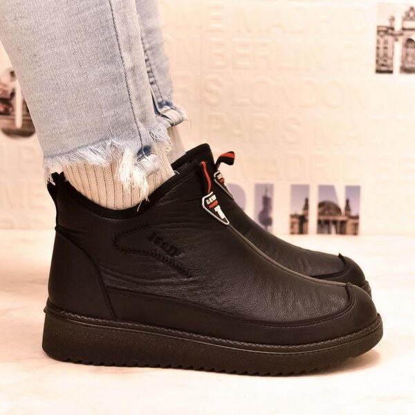 JOHN-C Dámske kožené čierne poltopánky GORI 35809818