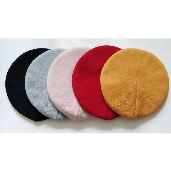 Poľsko Dámska pletená baretka 37037567