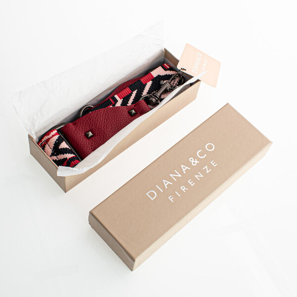 DIANA&CO Popruh na tašku - vzorovaný s koženkou bordový 36343321