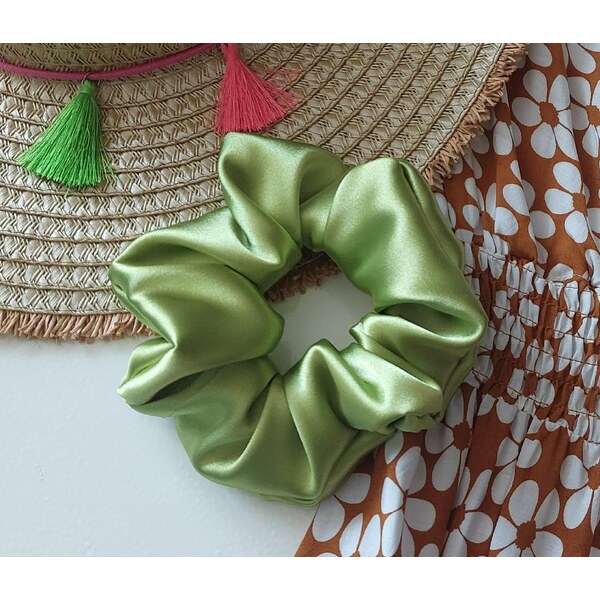 modnenakupy.sk Saténová gumička scrunchie LIME MAXI 35802497