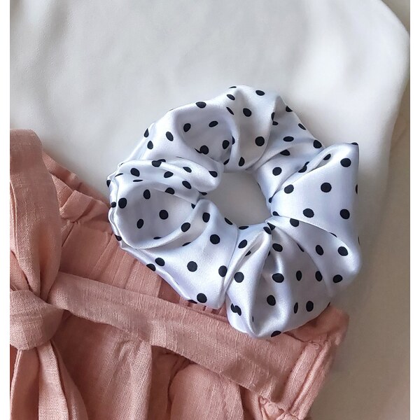 modnenakupy.sk Saténová gumička scrunchie DOTTY MAXI 35802505