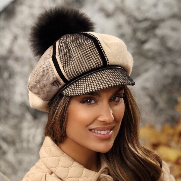 KRUMLOVANKA Béžová dámska čiapka so šiltom a brmbolcom W-0535/284 66069529