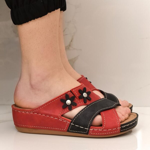 JOHN-C Dámske červené klinové šľapky BETA 37642130