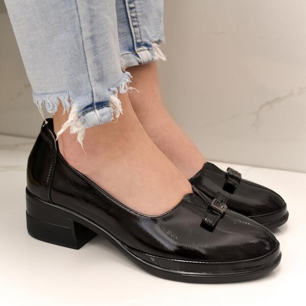 BOSIDO Dámske kožené lakované čierne mokasíny SIRUT 37686362