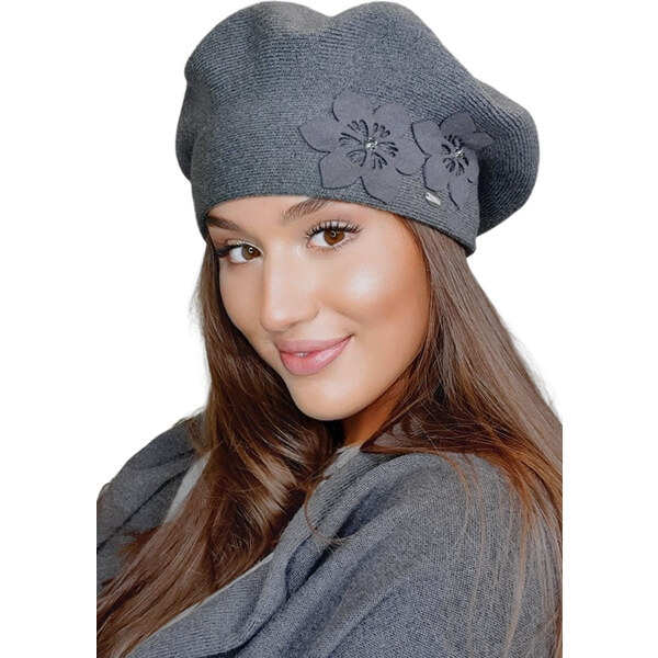 Kamea Grafitová elegantná dámska zimná baretka s kvetmi Kora, Farba 37861669