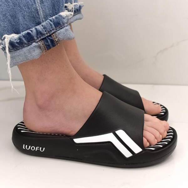 JOHN-C Čierne šľapky UNISEX 39470814