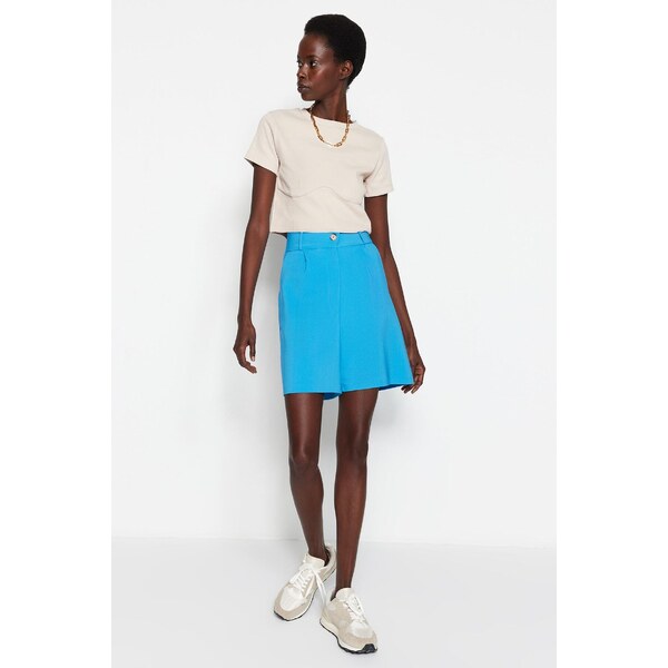 Trendyol tmavomodré šortky s vreckami a pravidelným strihom 50612517