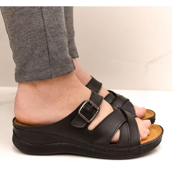 JOHN-C Dámske čierne klinové šľapky SINNA 43091271