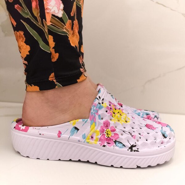 JOHN-C Dámske gumené kvietkované šľapky MARIANNA 43324459