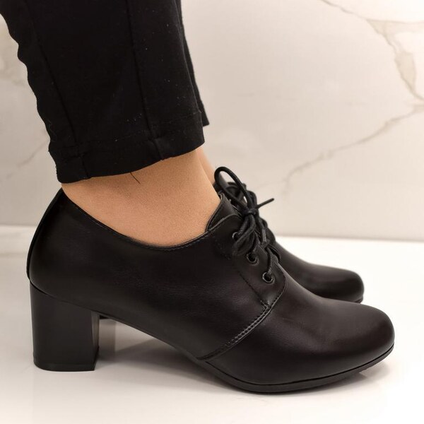 COMER Dámske čierne poltopánky LAURY 65542365