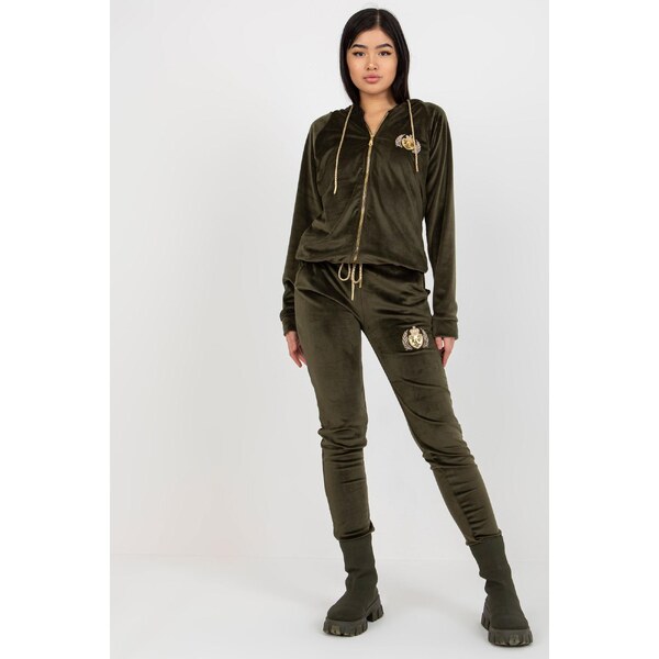 MladaModa Velúrová tepláková súprava so zipsom a nášivkami model 44398 46490708