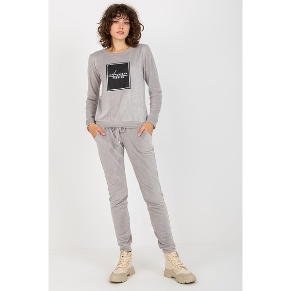 MladaModa Velúrová tepláková súprava s potlačou vpredu model 44058 46490737