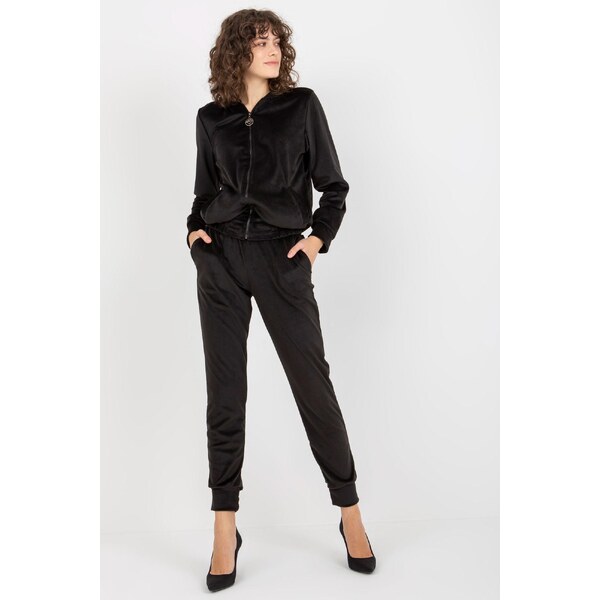 MladaModa Velúrová tepláková súprava so zipsom model 16790 čierna 46490854